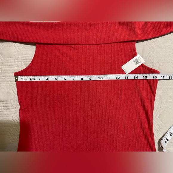 Old Navy Off the shoulder top Size L Red  NWT - Picture 4 of 6